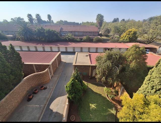 2 BEDROOM FLAT FOR SALE IN THREE RIVERS